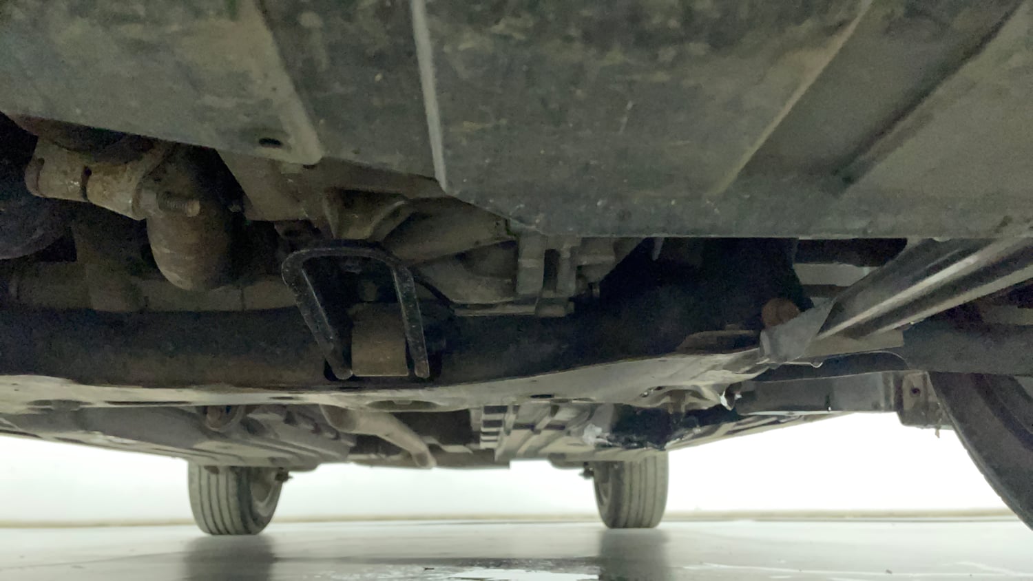 Used 2019 maruti-suzuki Vitara Brezza ZDi Plus AGS Diesel Automatic extra FRONT LEFT UNDERBODY VIEW