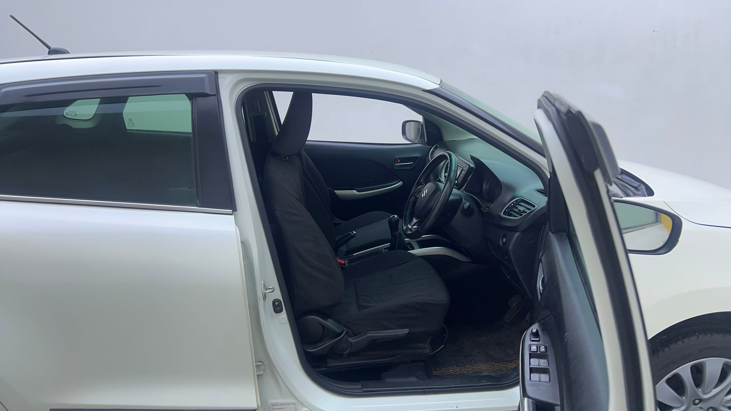 Used 2016 Maruti Suzuki Baleno Zeta 1.2 Petrol Manual interior RIGHT SIDE FRONT DOOR CABIN VIEW