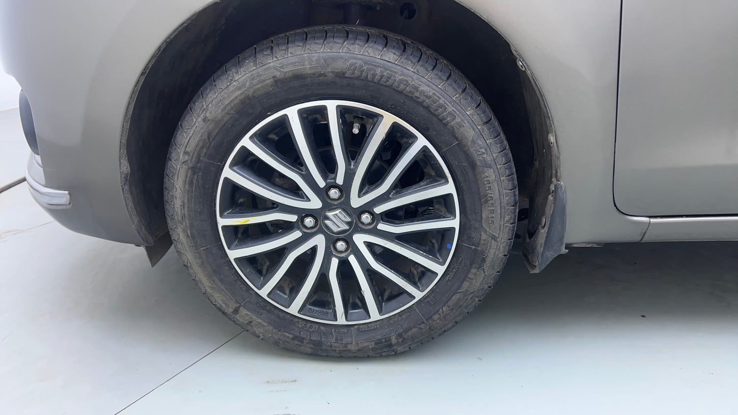Used 2018 Maruti Suzuki Dzire ZXi Plus AMT Petrol Automatic tyres LEFT FRONT TYRE RIM VIEW