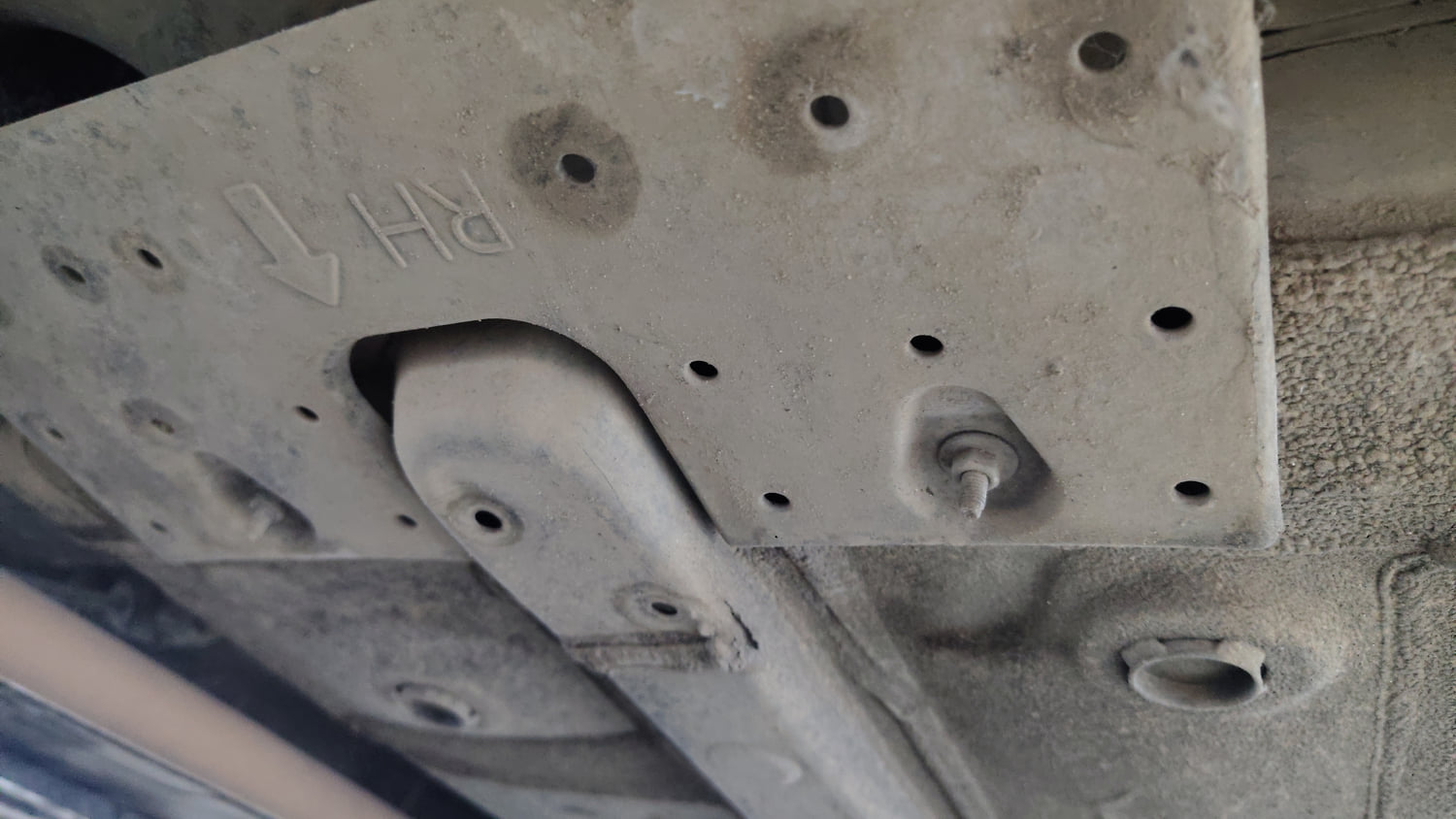Used 2019 Hyundai Santro Sportz AMT Petrol Automatic extra REAR RIGHT UNDERBODY VIEW