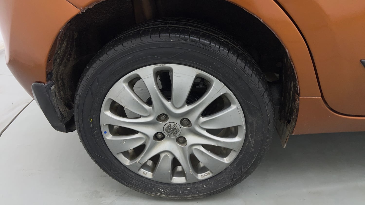 Used 2018 Maruti Suzuki Baleno Alpha 1.2 Petrol Manual tyres RIGHT REAR TYRE RIM VIEW