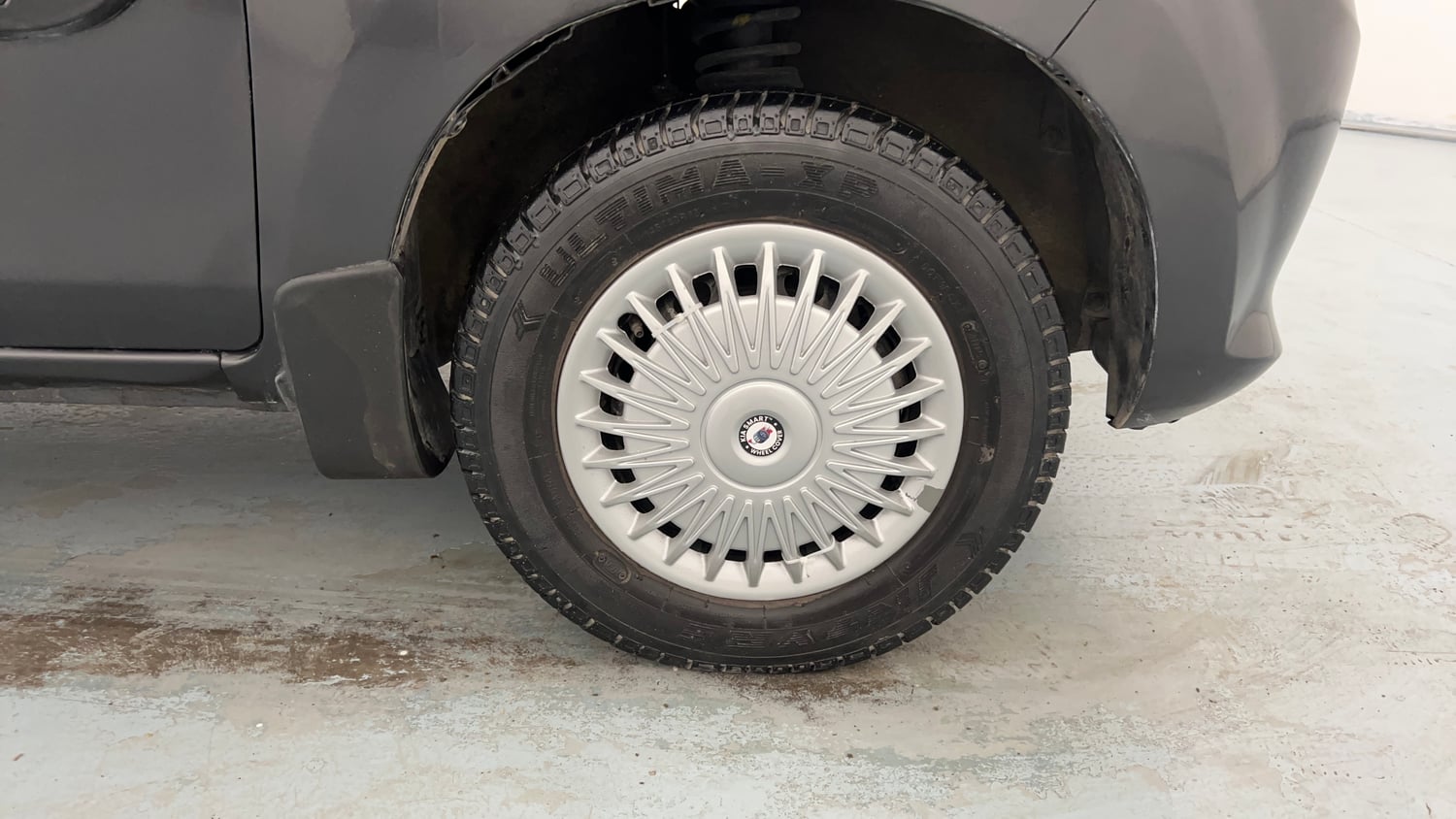 Used 2015 Maruti Suzuki Alto 800 Vxi Petrol Manual tyres RIGHT FRONT TYRE RIM VIEW