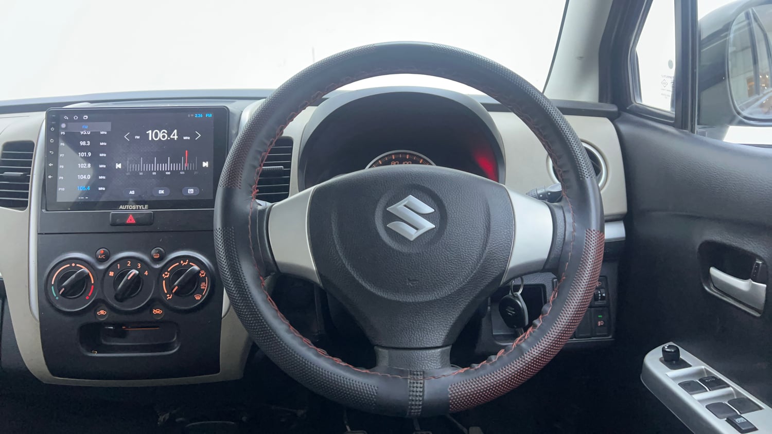 Used 2015 Maruti Suzuki Wagon R VXI Petrol Manual interior STEERING VIEW