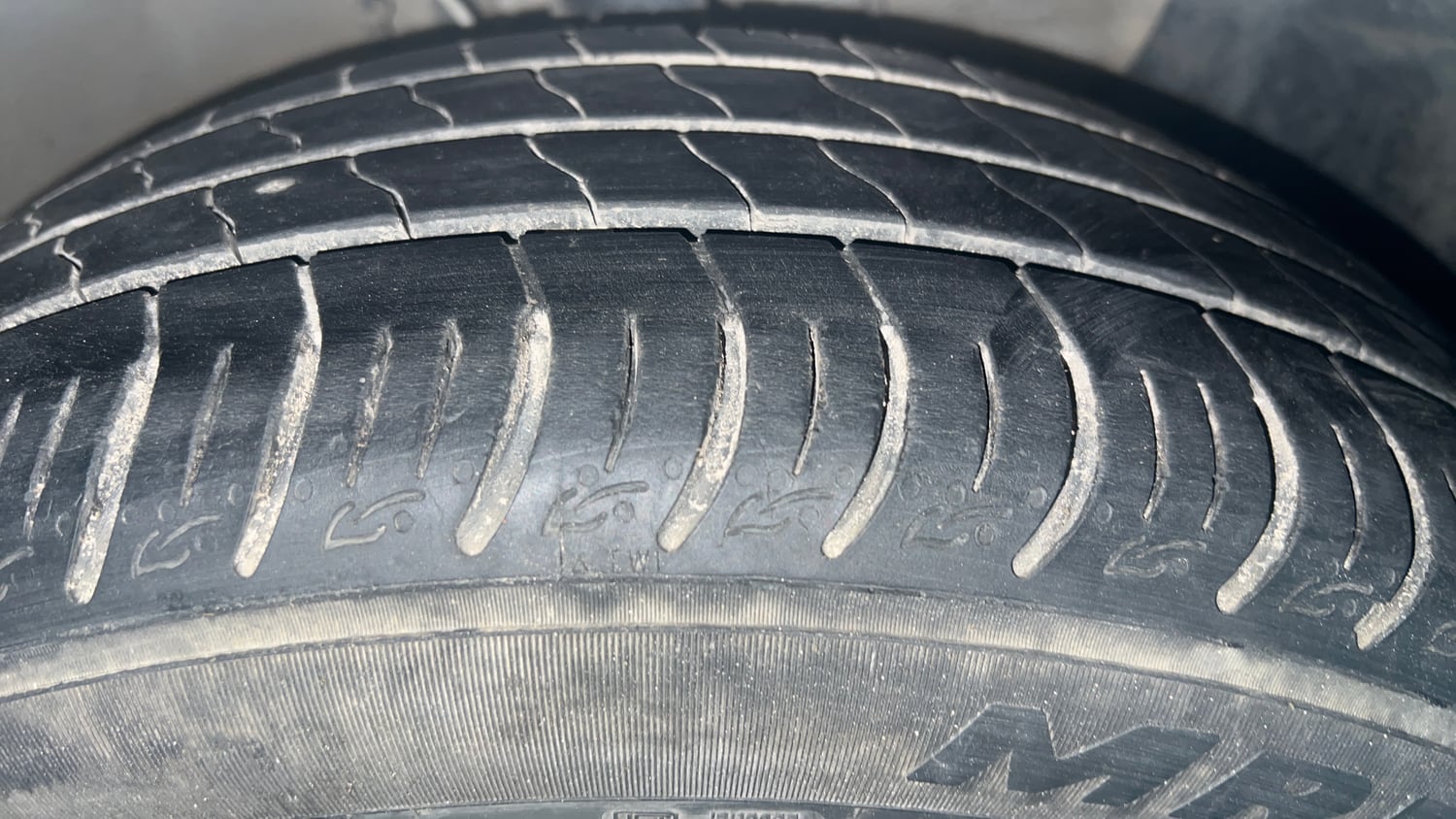Used 2018 Hyundai Elite i20 Asta 1.2 (O) Petrol Manual tyres RIGHT FRONT TYRE TREAD VIEW