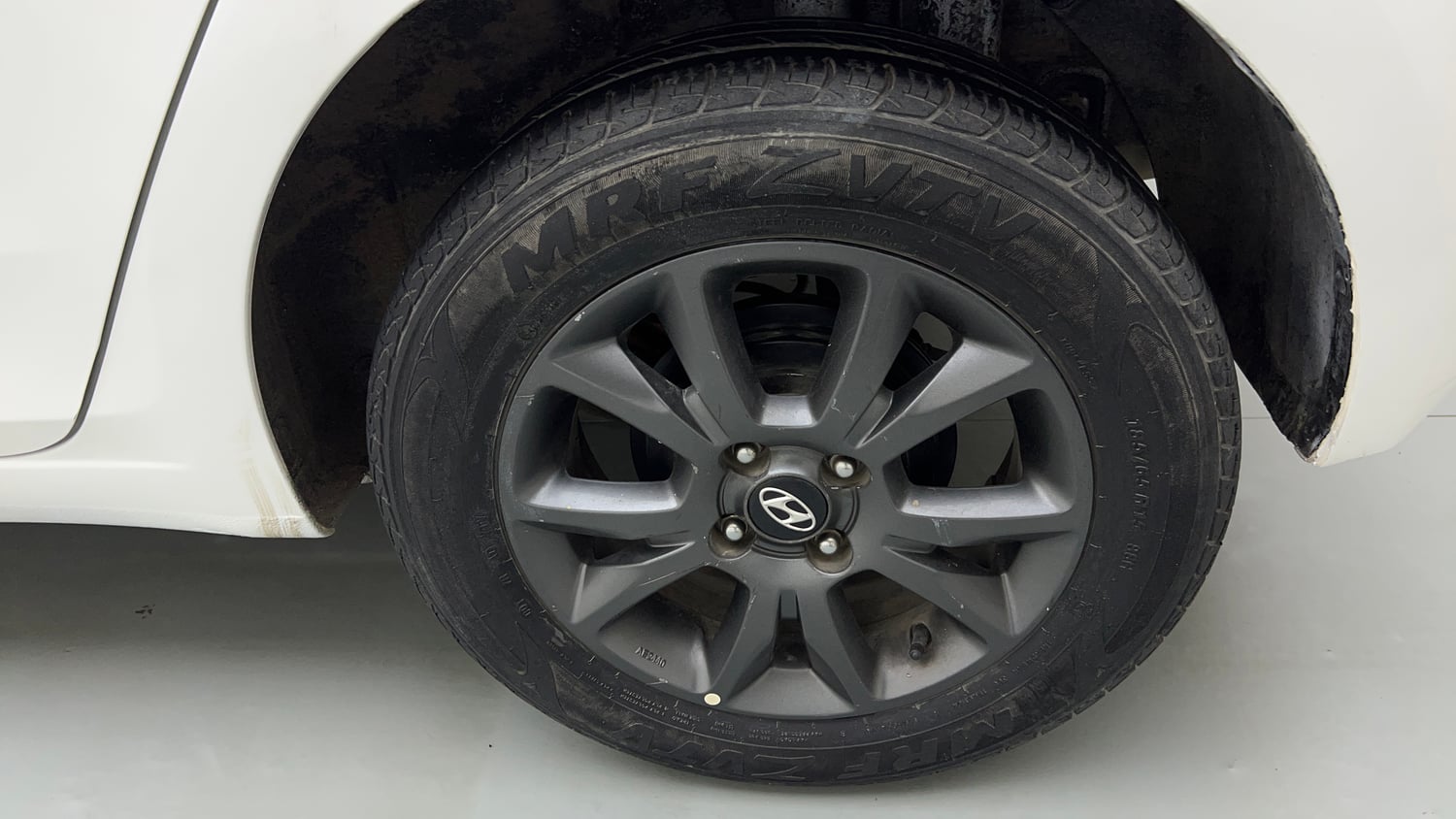 Used 2020 Hyundai Elite i20 Sportz Plus 1.2 Petrol Manual tyres LEFT REAR TYRE RIM VIEW
