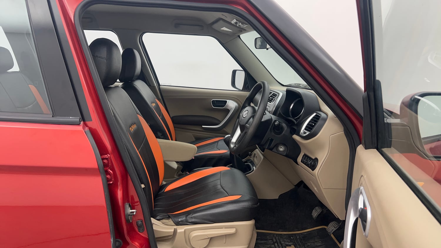 Used 2017 Mahindra TUV300 T8 mHAWK100 Dual Tone Diesel Manual interior RIGHT SIDE FRONT DOOR CABIN VIEW
