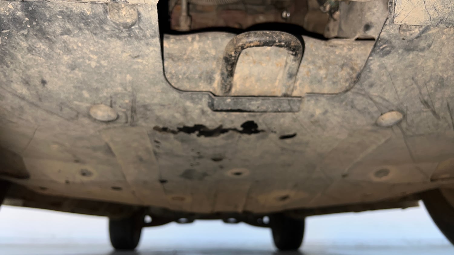 Used 2019 Mahindra XUV500 W11 AT Diesel Automatic extra FRONT LEFT UNDERBODY VIEW