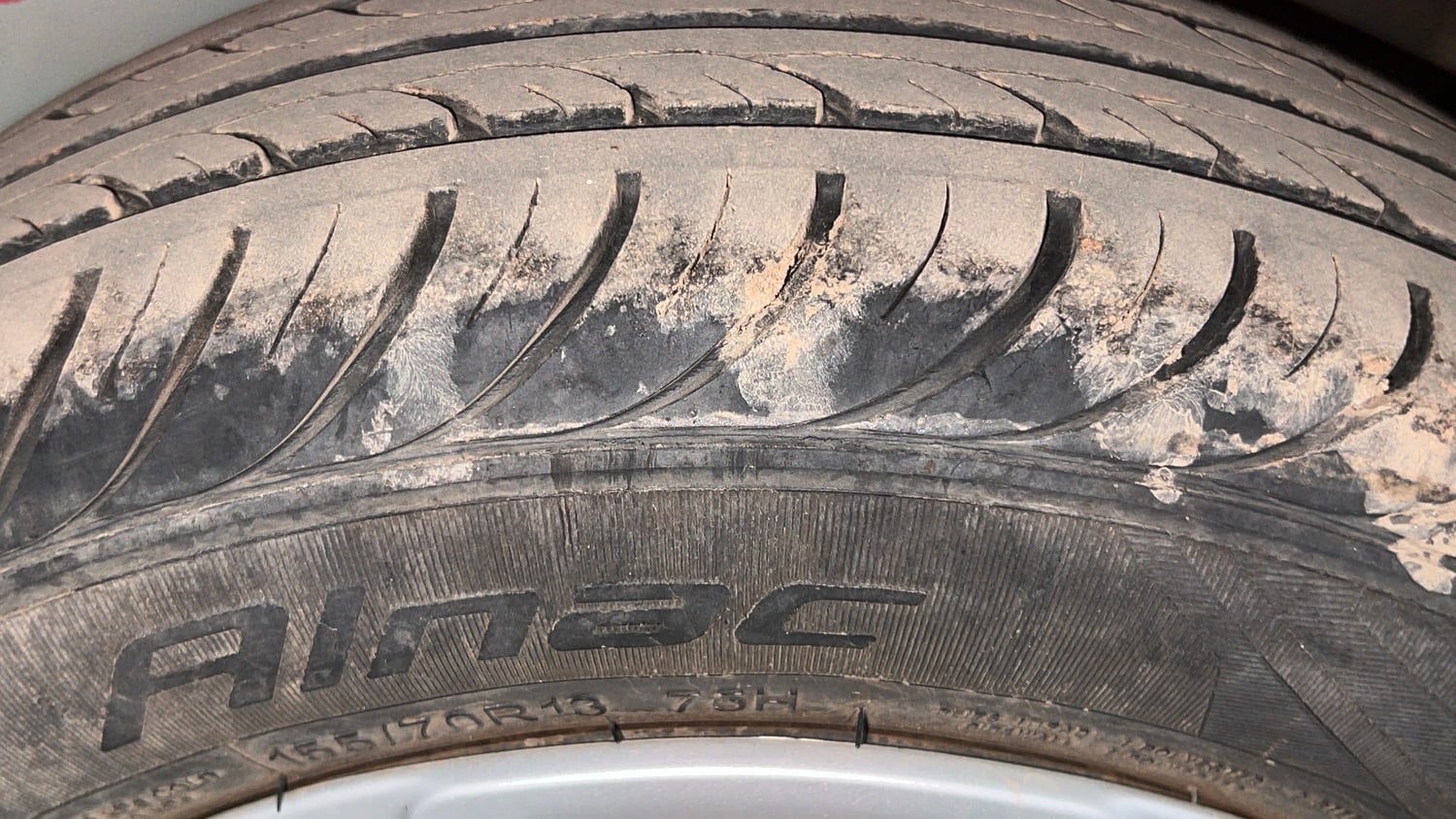 Used 2017 Hyundai Eon Sportz Petrol Manual tyres RIGHT REAR TYRE TREAD VIEW