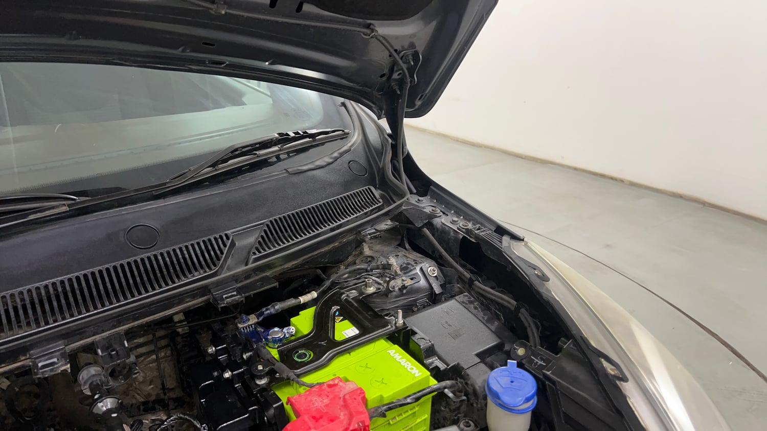 Used 2018 Ford Freestyle Titanium Plus 1.2 Ti-VCT Petrol Manual engine ENGINE LEFT SIDE HINGE & APRON VIEW