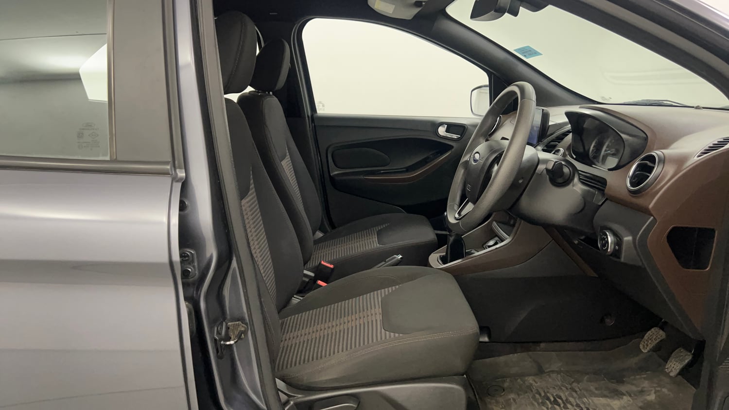 Used 2018 Ford Freestyle Titanium Plus 1.2 Ti-VCT Petrol Manual interior RIGHT SIDE FRONT DOOR CABIN VIEW