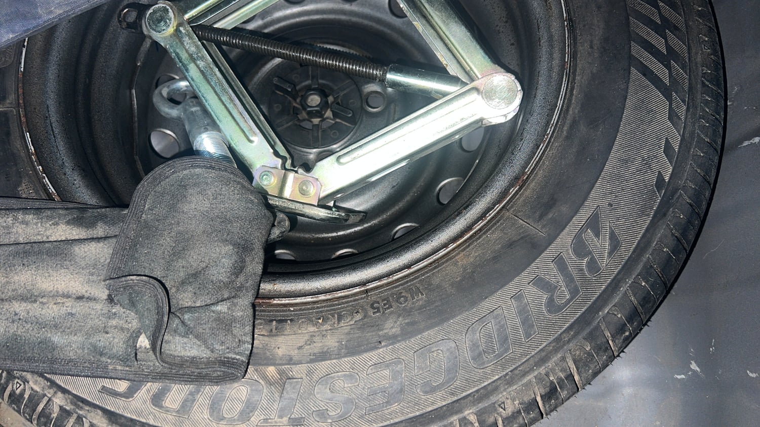 Used 2019 Hyundai Santro Magna CNG Cng Manual tyres SPARE TYRE VIEW