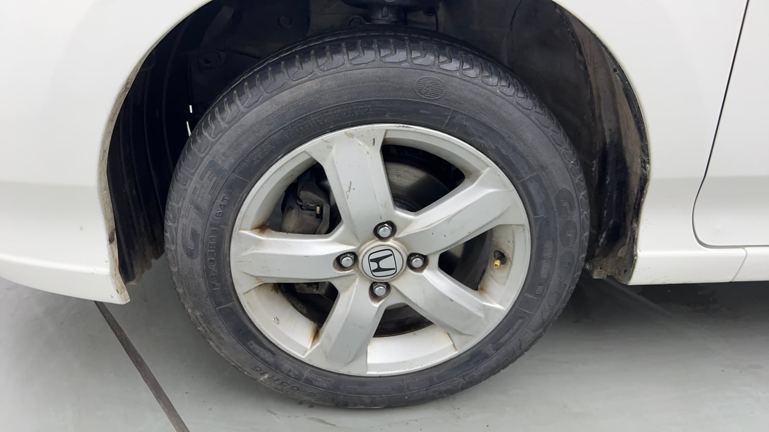 Used 2013 Honda City 1.5 S MT Petrol Manual tyres LEFT FRONT TYRE RIM VIEW