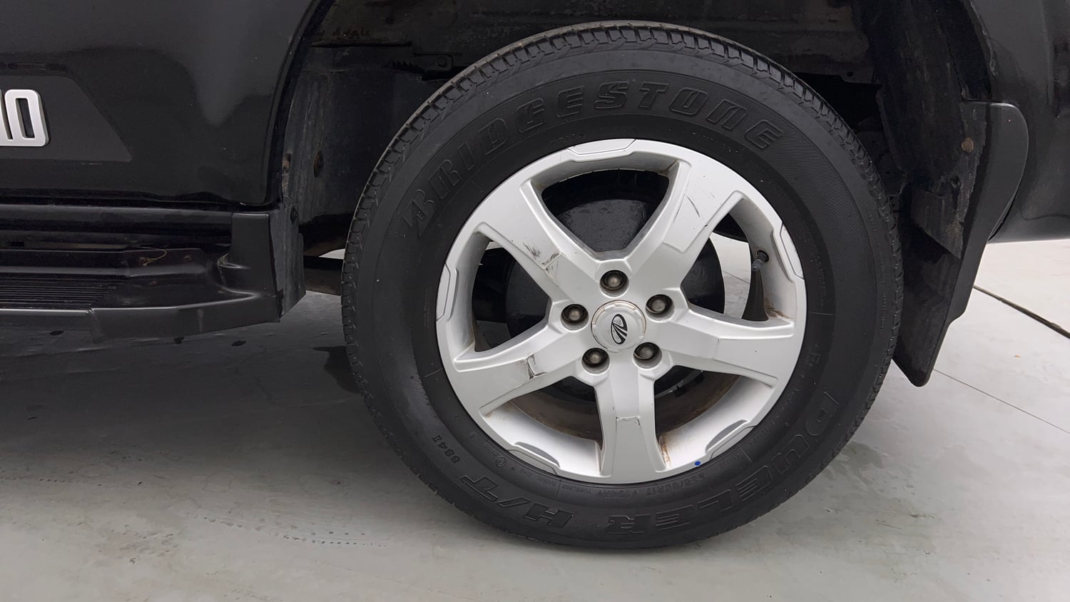 Used 2016 Mahindra Scorpio S6 Plus Diesel Manual tyres LEFT REAR TYRE RIM VIEW