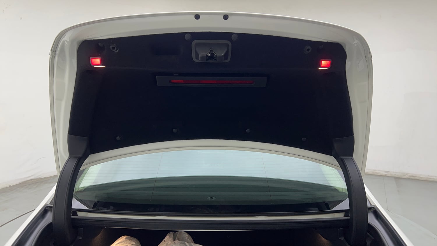 Used 2020 Mercedes-Benz S-Class (W222) S 350D Diesel Automatic interior DICKY DOOR OPEN VIEW