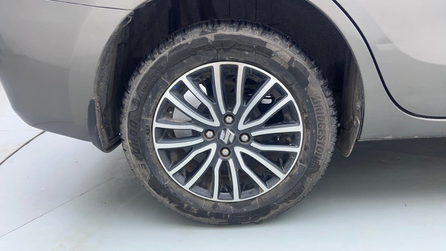 Used 2018 Maruti Suzuki Dzire ZXi Plus AMT Petrol Automatic tyres RIGHT REAR TYRE RIM VIEW