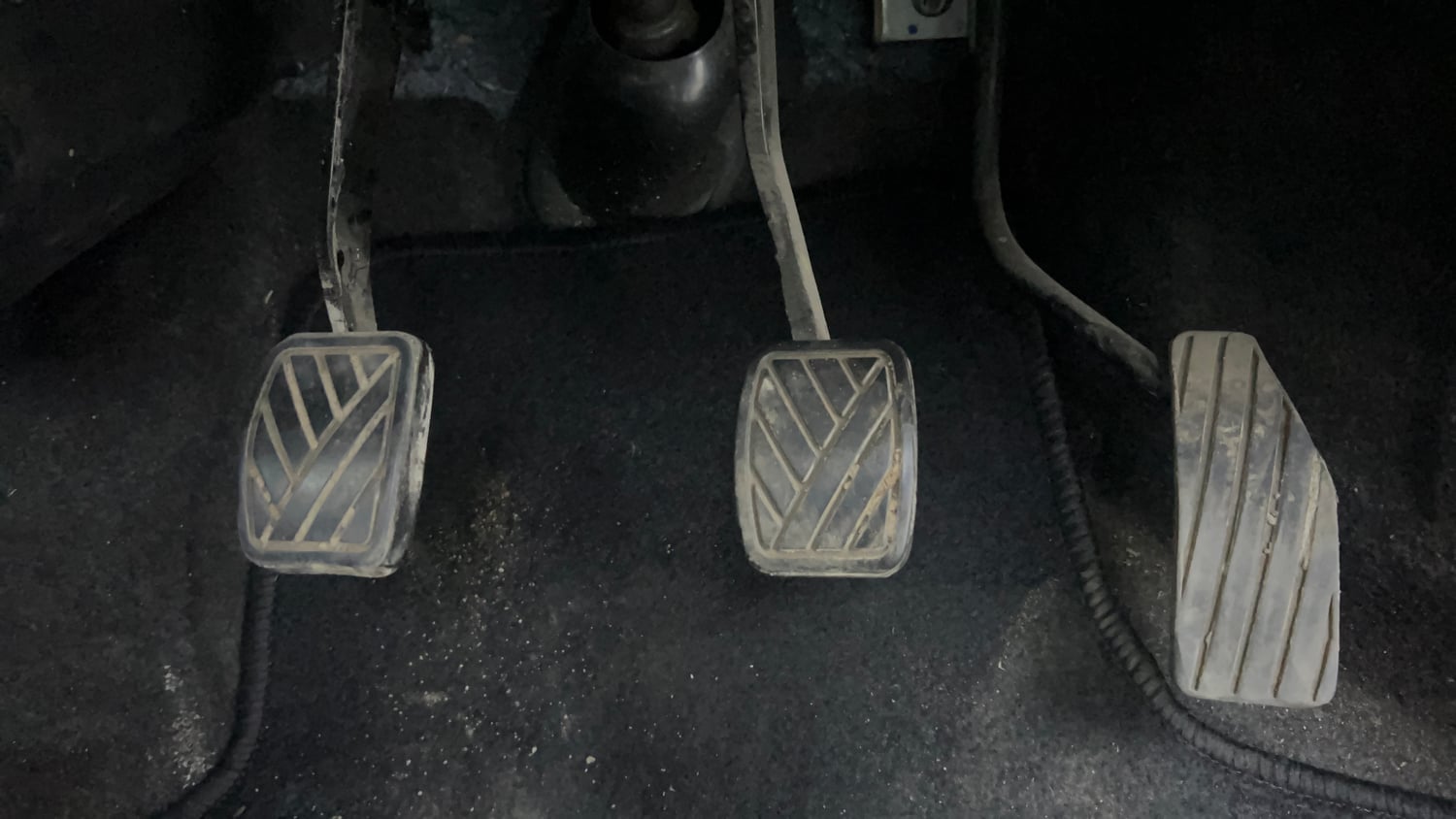 Used 2015 Maruti Suzuki Wagon R VXI Petrol Manual interior PEDALS VIEW