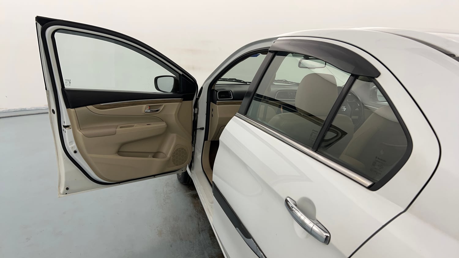 Used 2018 Maruti Suzuki Ciaz Alpha Hybrid 1.5 Petrol Manual interior LEFT FRONT DOOR OPEN VIEW