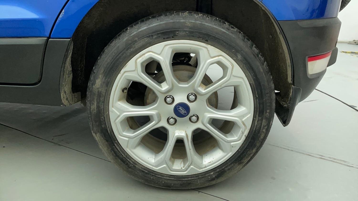 Used 2017 Ford EcoSport Titanium + 1.5L TDCi Diesel Manual tyres LEFT REAR TYRE RIM VIEW