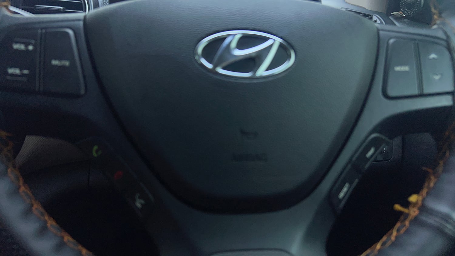 Used 2019 Hyundai Grand i10 Sportz AT 1.2 Kappa VTVT Petrol Automatic top_features Airbags