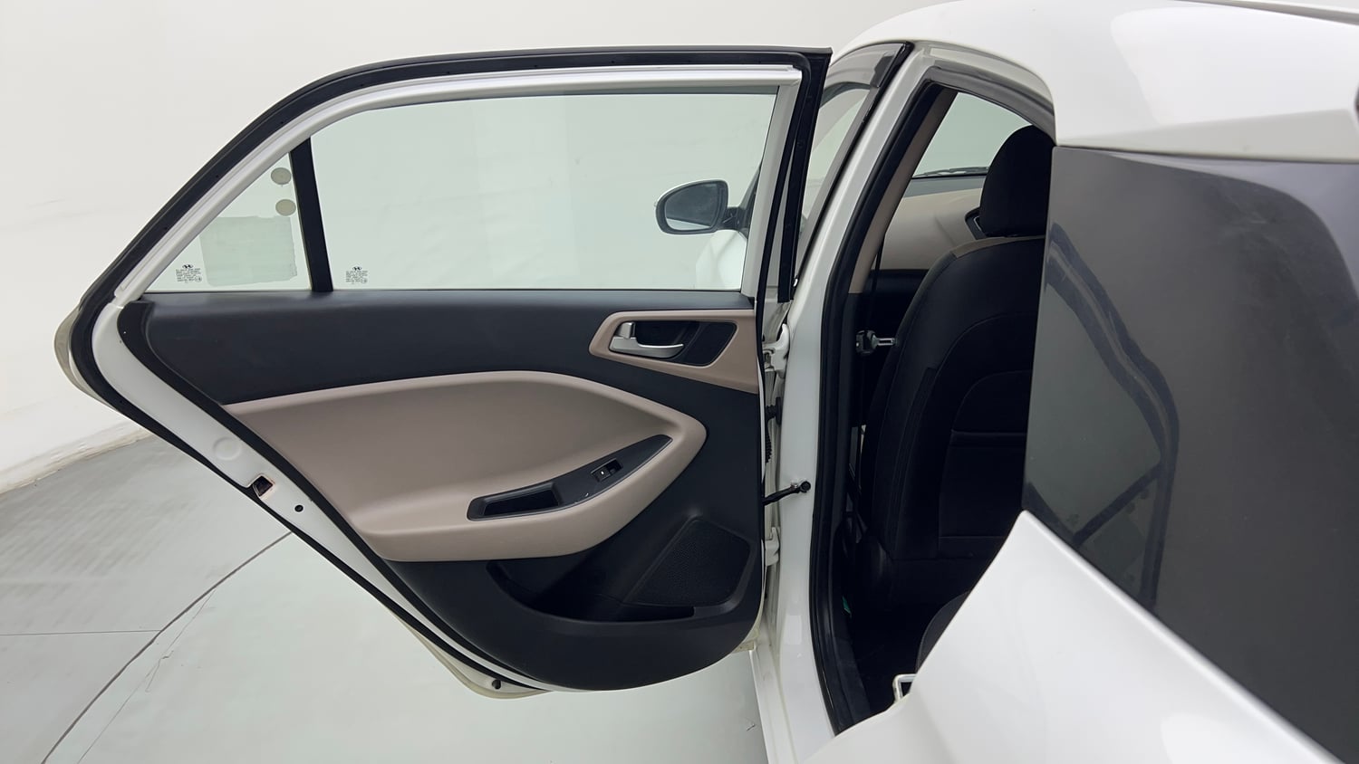 Used 2020 Hyundai Elite i20 Sportz Plus 1.2 Petrol Manual interior LEFT REAR DOOR OPEN VIEW