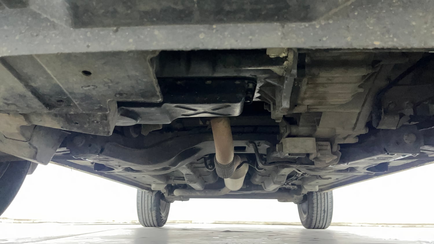 Used 2018 Tata Nexon XZA Plus Diesel Dual Tone Diesel Automatic extra FRONT LEFT UNDERBODY VIEW