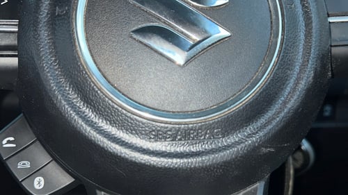 Used 2022 Maruti Suzuki Swift VXi AMT Petrol Automatic top_features Airbags