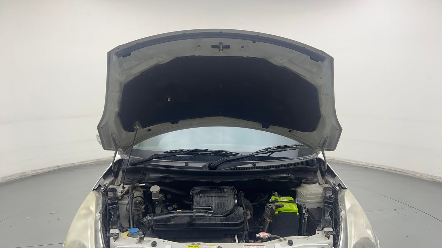 Used 2014 Maruti Suzuki Swift VXi Petrol Manual engine ENGINE & BONNET OPEN FRONT VIEW