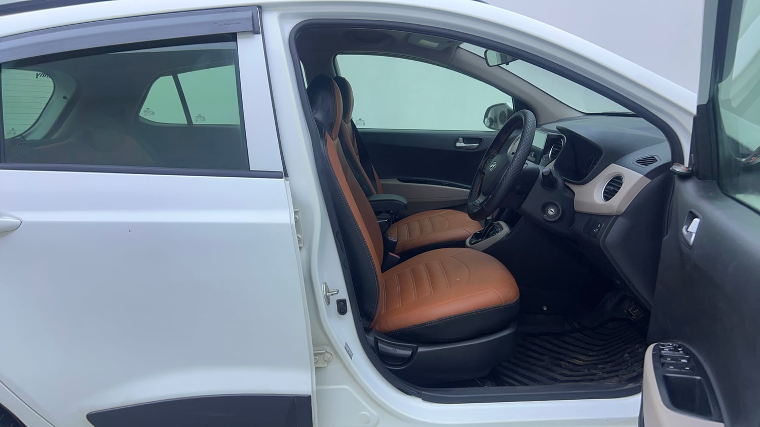 Used 2019 Hyundai Grand i10 Sportz AT 1.2 Kappa VTVT Petrol Automatic interior RIGHT SIDE FRONT DOOR CABIN VIEW