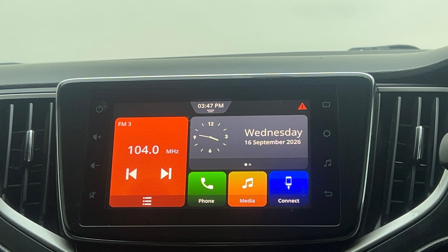 Used 2020 Toyota Glanza V CVT Petrol Automatic top_features Touch screen infotainment system