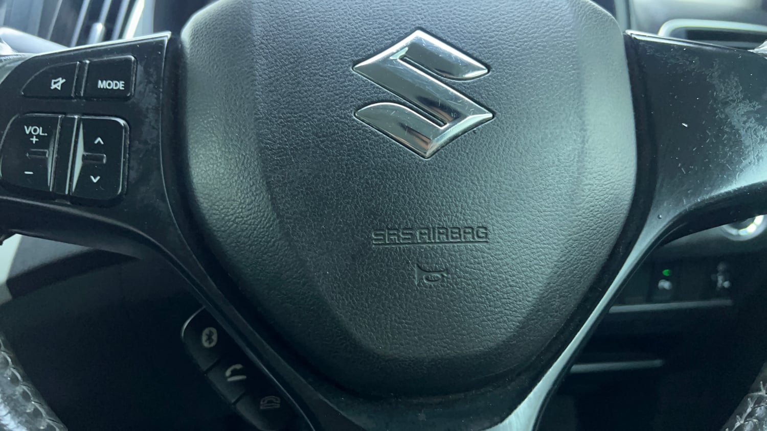 Used 2017 Maruti Suzuki Baleno Zeta 1.2 Petrol Manual top_features Airbags
