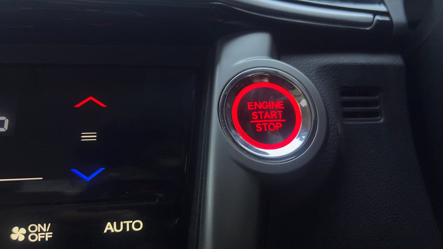 Used 2017 Honda City V CVT Petrol Petrol Automatic top_features Keyless start