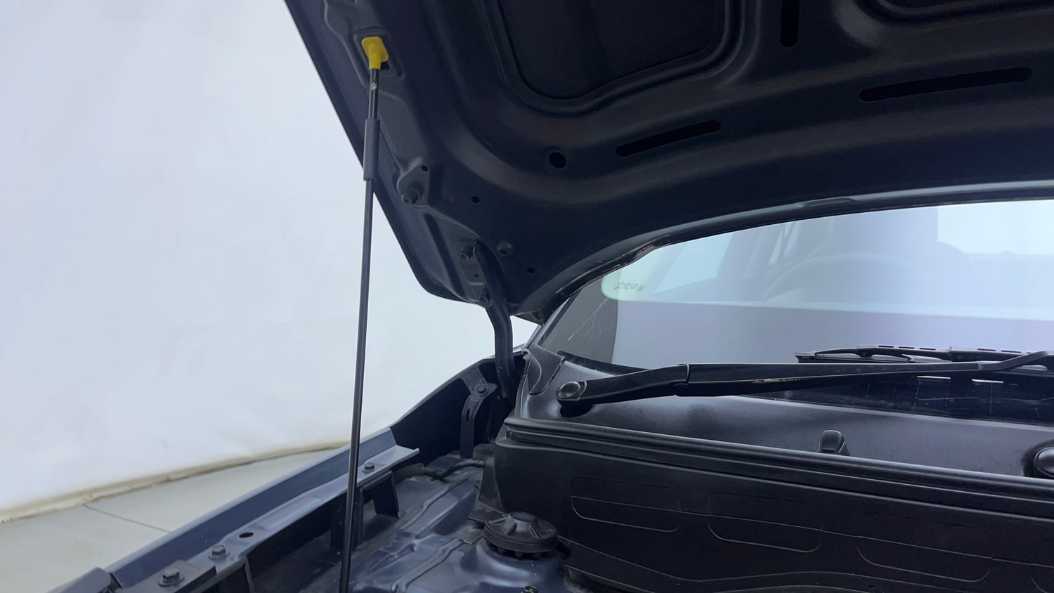 Used 2019 Hyundai Venue SX Plus 1.0 Turbo DCT Petrol Automatic engine ENGINE RIGHT SIDE HINGE & APRON VIEW