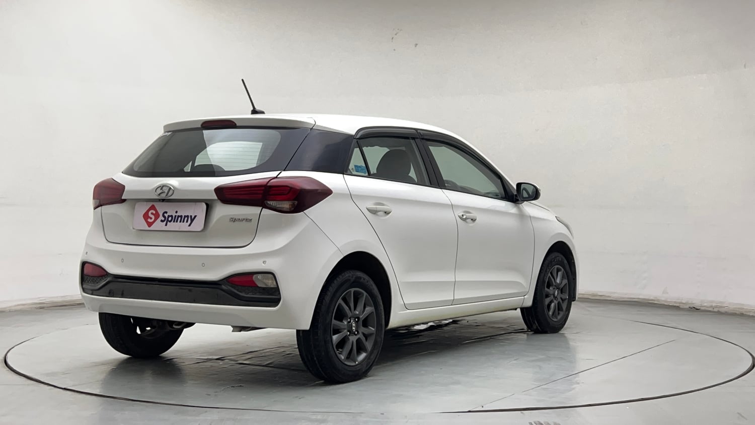 Used 2020 Hyundai Elite i20 Sportz Plus 1.2 Petrol Manual exterior RIGHT REAR CORNER VIEW