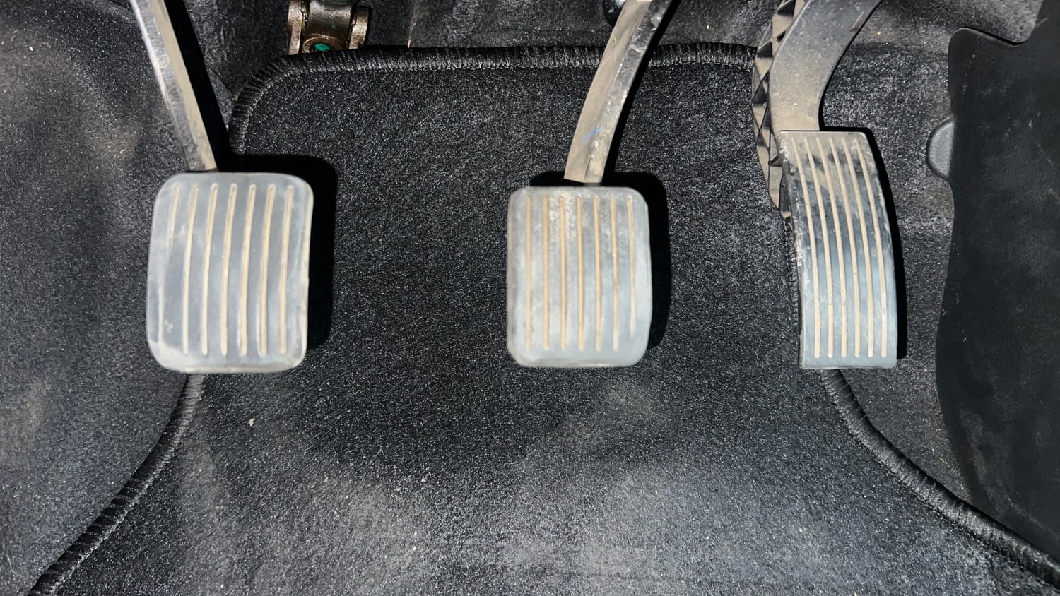 Used 2016 Hyundai Xcent SX 1.2 Petrol Manual interior PEDALS VIEW