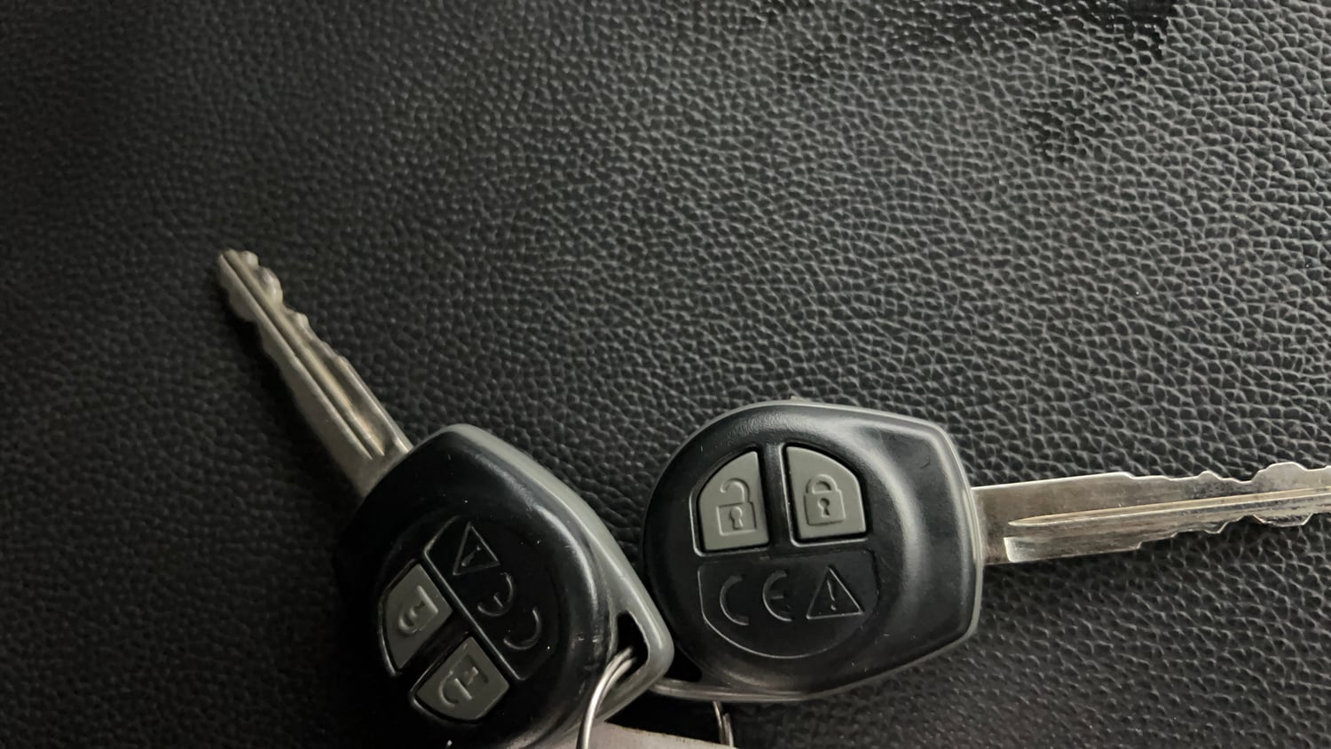 Used 2023 Maruti Suzuki Swift VXi Petrol Manual extra CAR KEY VIEW