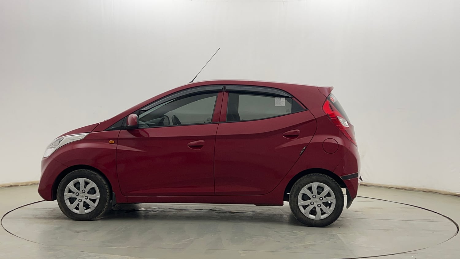 Used 2017 Hyundai Eon Sportz Petrol Manual exterior LEFT SIDE VIEW