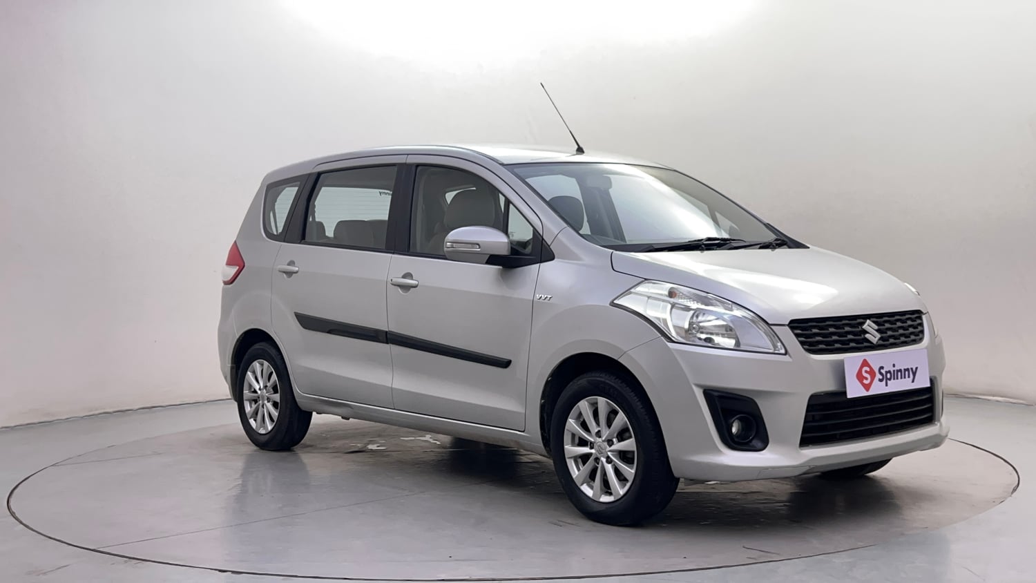 Used 2015 Maruti Suzuki Ertiga ZXi Petrol Manual exterior RIGHT FRONT CORNER VIEW