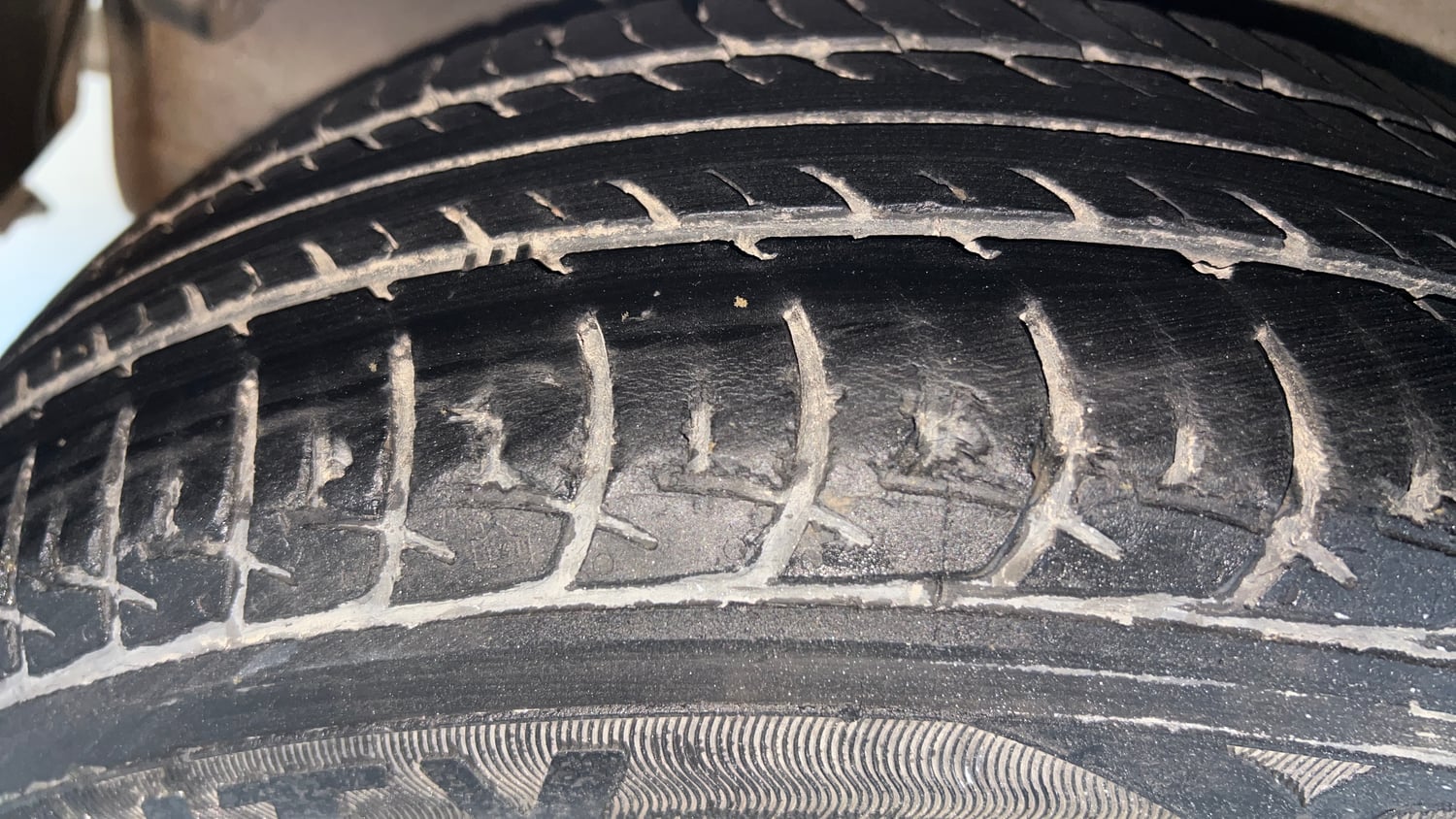 Used 2017 Maruti Suzuki Celerio ZXi Petrol Manual tyres RIGHT REAR TYRE TREAD VIEW