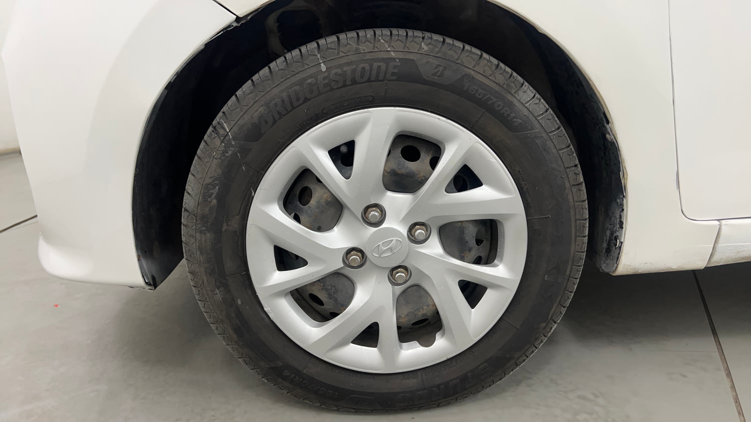Used 2018 Hyundai Grand i10 Magna AT 1.2 Kappa VTVT Petrol Automatic tyres LEFT FRONT TYRE RIM VIEW