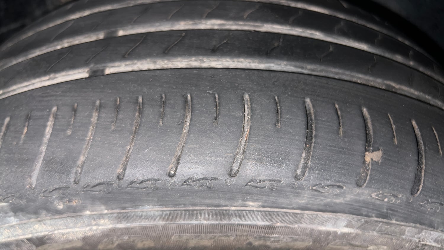 Used 2023 Skoda Slavia Style 1.5L TSI DSG Petrol Automatic tyres LEFT FRONT TYRE TREAD VIEW