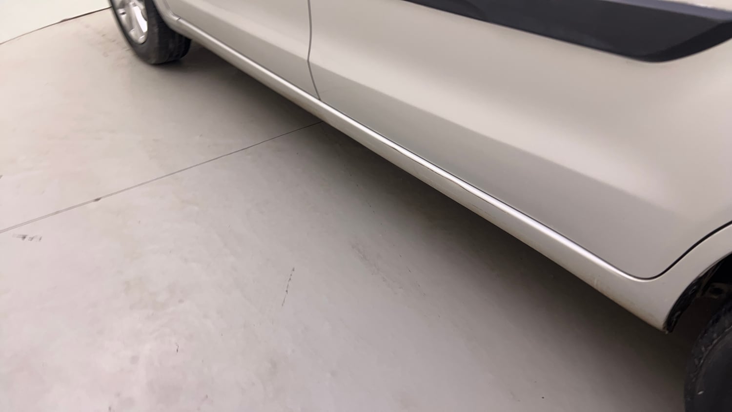 Used 2015 Maruti Suzuki Ertiga ZXi Petrol Manual dents MINOR SCRATCH