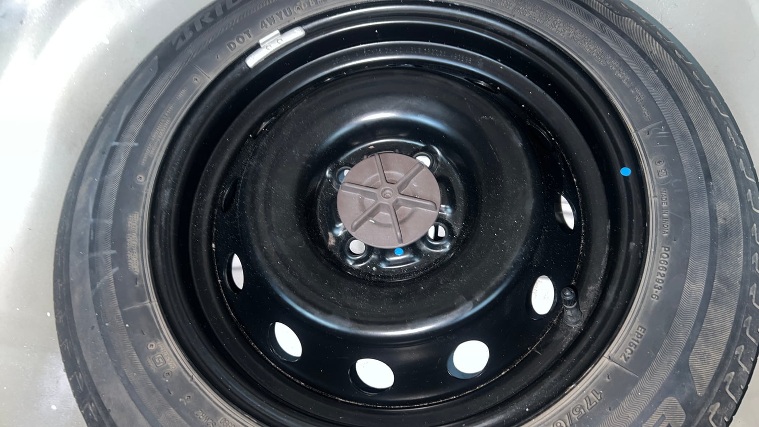 Used 2019 Maruti Suzuki Ignis Alpha 1.2 AMT Petrol Automatic tyres SPARE TYRE VIEW