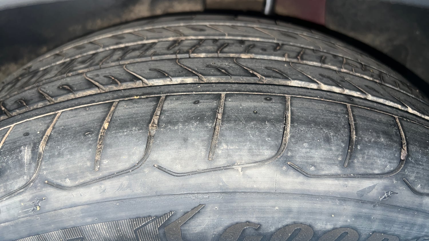 Used 2019 Hyundai Creta SX 1.6 AT Petrol Petrol Automatic tyres LEFT REAR TYRE TREAD VIEW