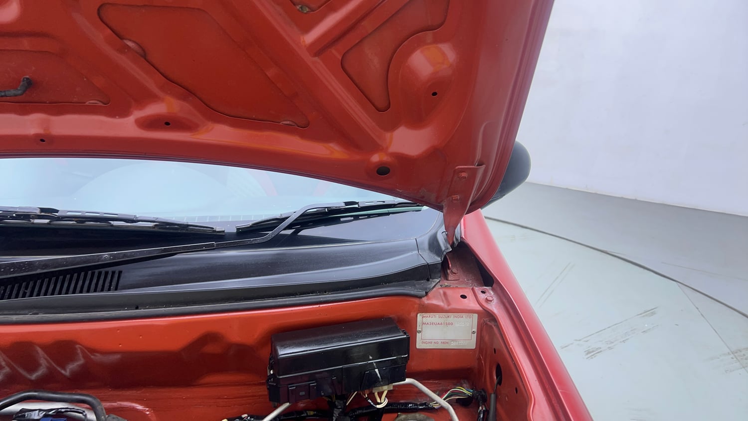 Used 2017 Maruti Suzuki Alto 800 VXi Petrol Manual engine ENGINE LEFT SIDE HINGE & APRON VIEW