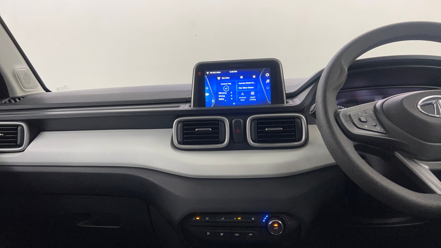 Used 2022 Tata Punch Accomplished AMT Petrol Automatic interior MUSIC SYSTEM & AC CONTROL VIEW