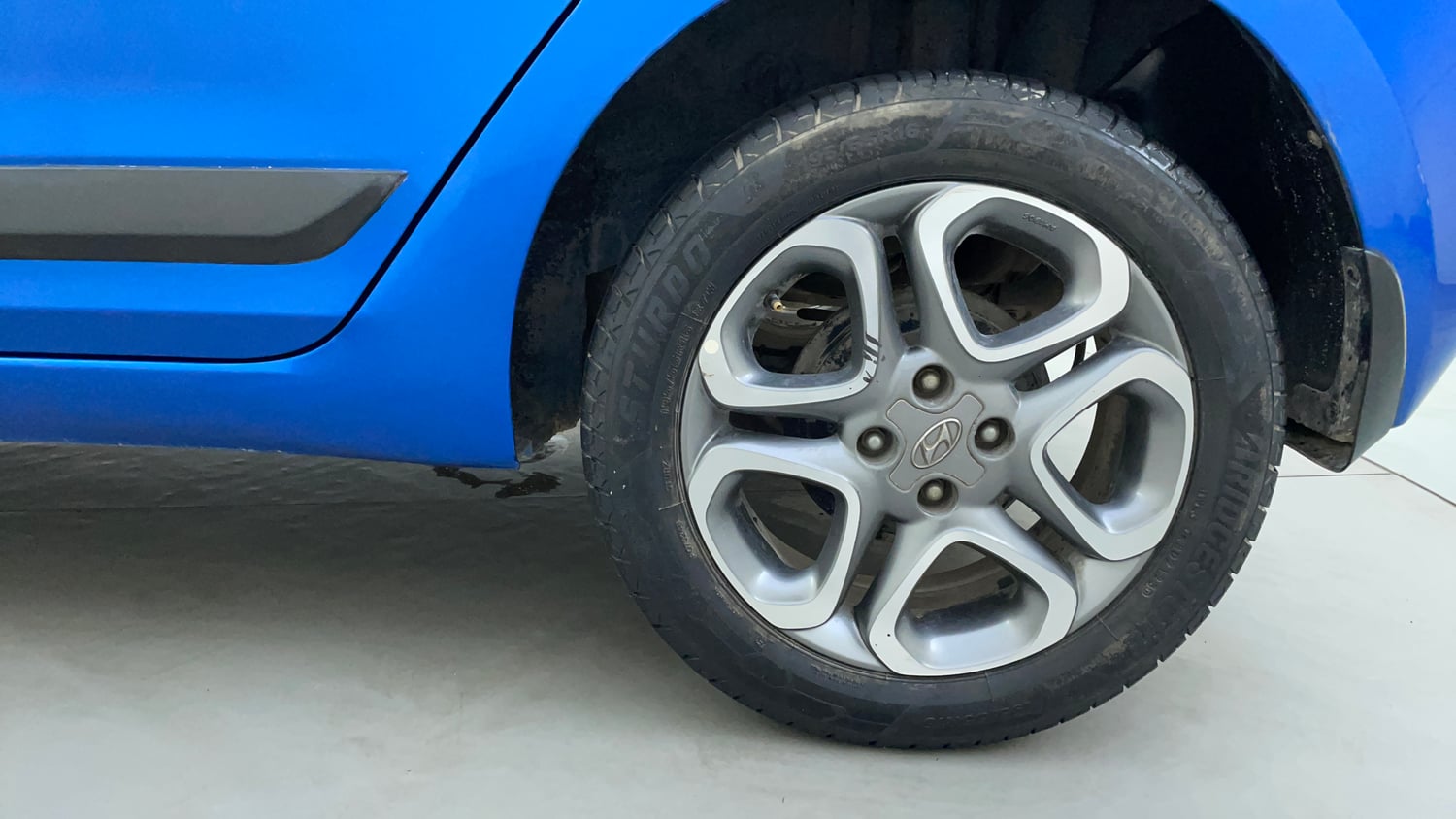 Used 2019 Hyundai Elite i20 Asta 1.2 (O) Petrol Manual tyres LEFT REAR TYRE RIM VIEW
