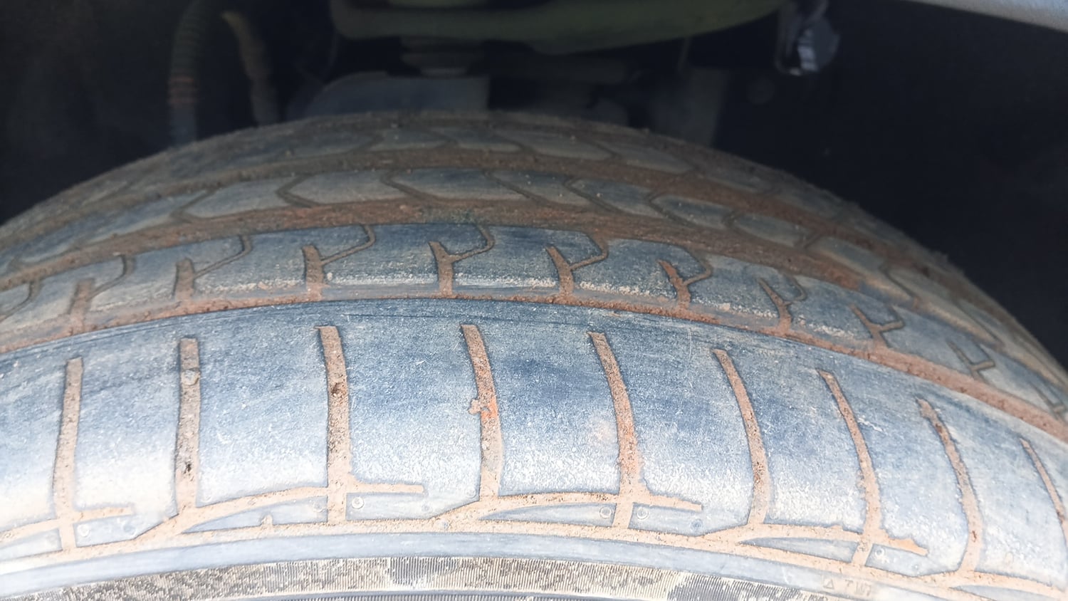 Used 2023 Mahindra Scorpio N Z8 L Diesel AT 4WD 7 STR Diesel Automatic tyres RIGHT FRONT TYRE TREAD VIEW