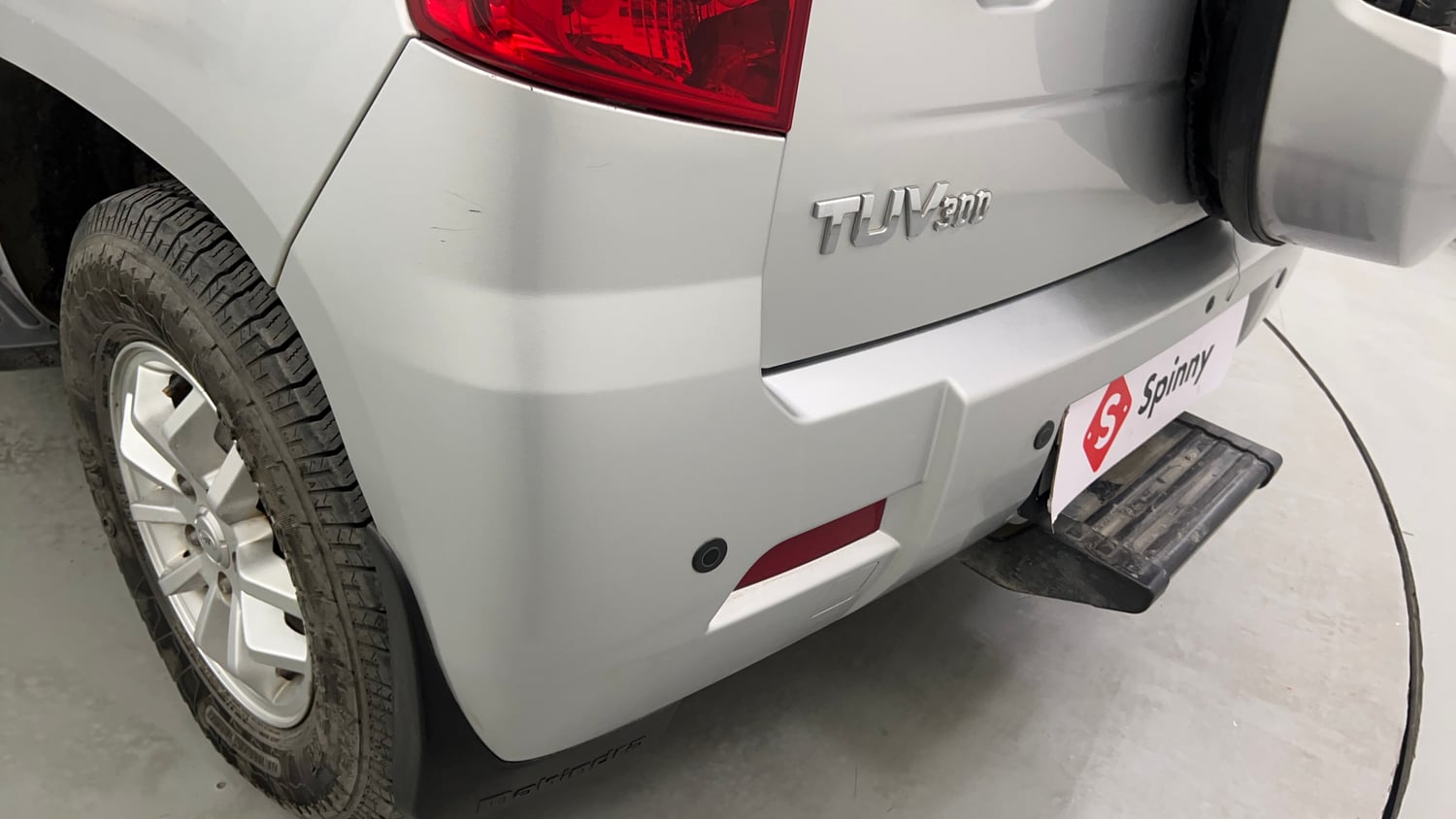 Used 2016 Mahindra TUV300 T8 Diesel Manual dents MINOR SCRATCH