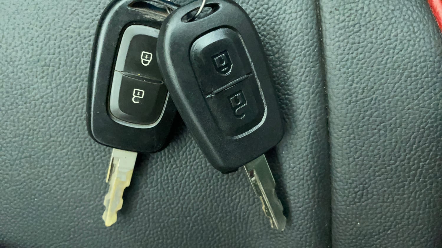 Used 2021 Renault Kwid RXT 1.0 Opt Petrol Manual extra CAR KEY VIEW