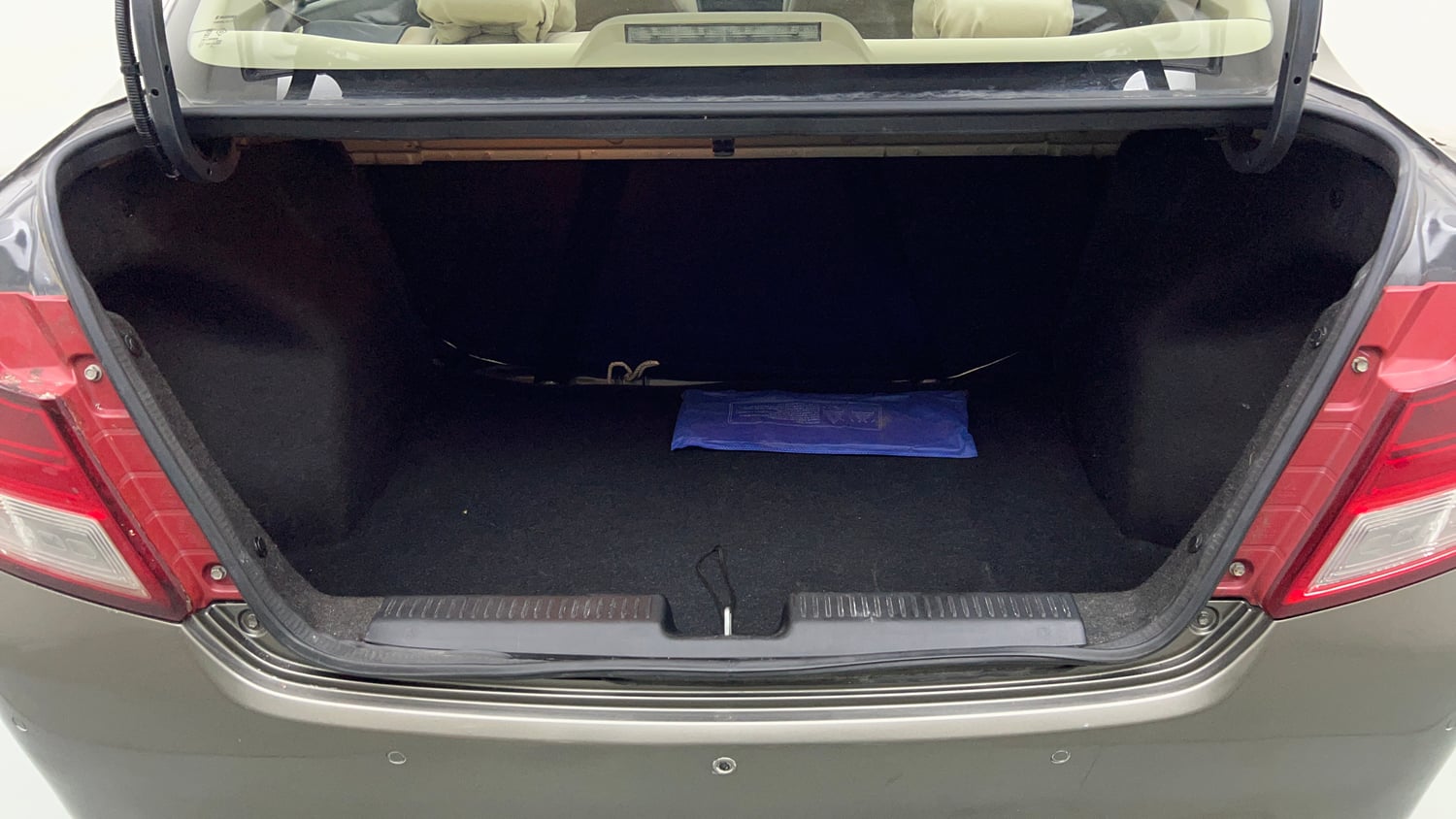Used 2022 Maruti Suzuki Dzire VXi Petrol Manual interior DICKY INSIDE VIEW